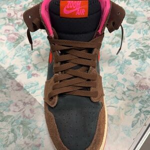 Nike Air Jordan 2 Box in Brown and Black